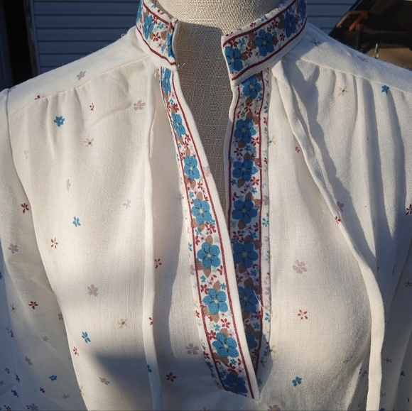SOLD!Real Vintage, XS/Small, Well Made Floral Print Boho Ethnic Poet Peasant Top - Picture 2 of 6